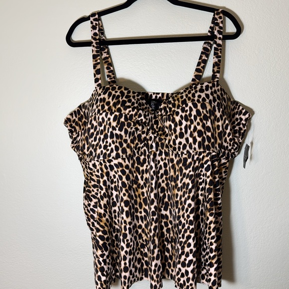 Torrid size 4DD/F Underwire Twist Front Tankini swim top - Picture 4 of 11